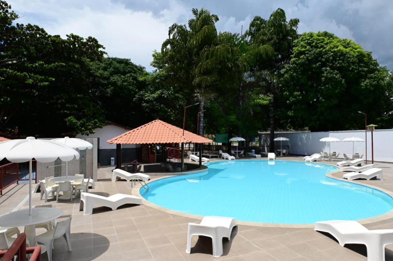 Hotel Sesi Aruanã Buitenkant foto
