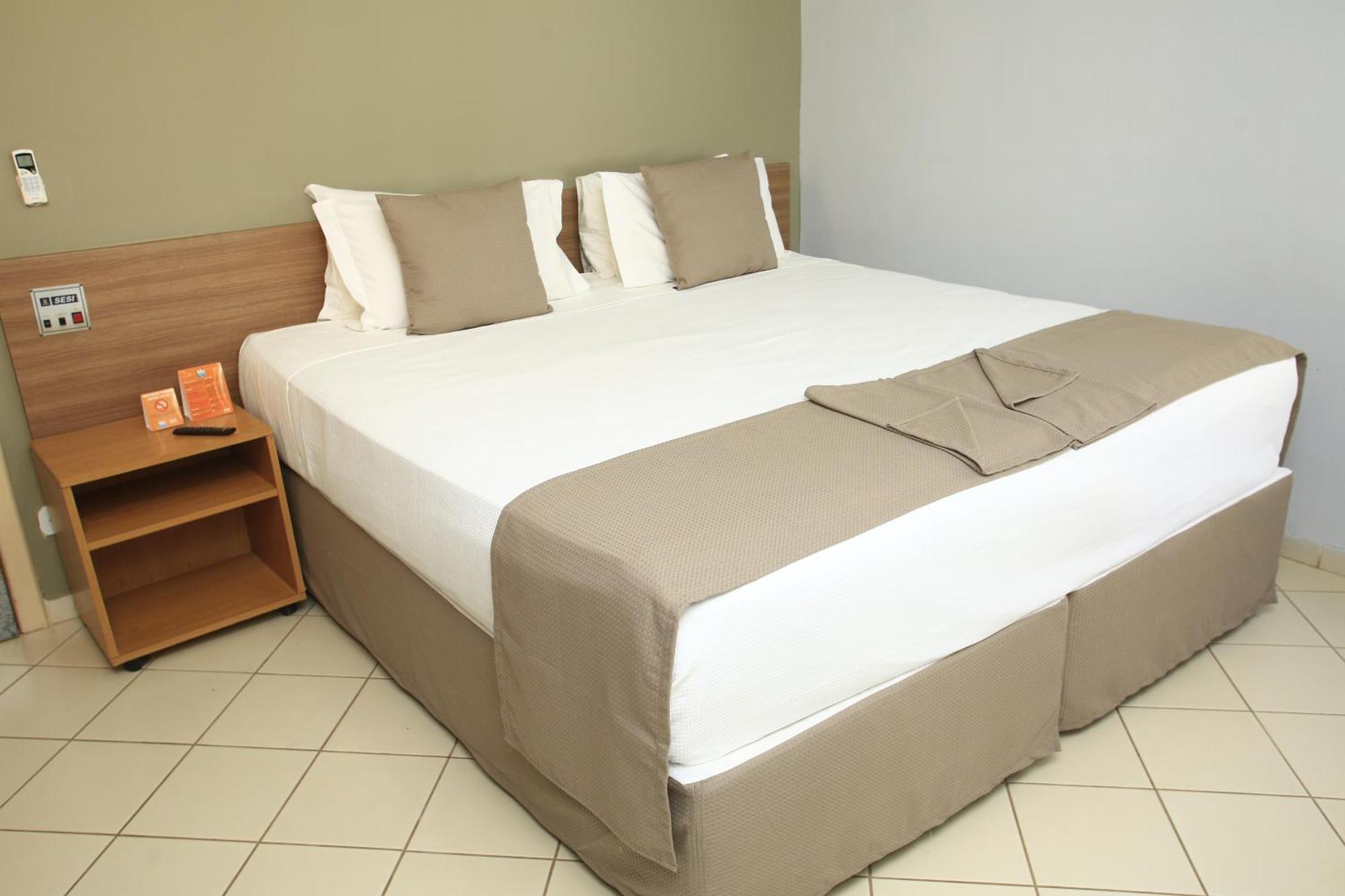 Hotel Sesi Aruanã Buitenkant foto