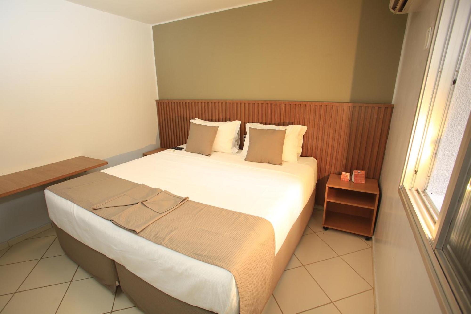Hotel Sesi Aruanã Buitenkant foto